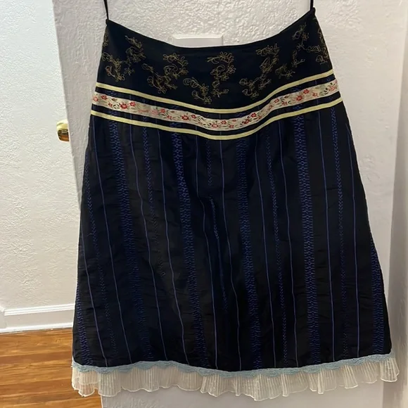 Anthropologie Snak silk embroidered midi skirt size 4 - Picture 2 of 6